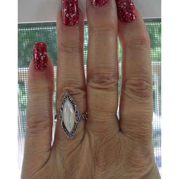 925 STERLING SILVER Marquise Mother Of Pearl & Marcasite Ring - Picture 11 of 15